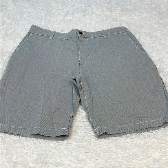 Dockers Other - Dockers Gray Striped  Flat Front Shorts Casual Chino Style MENS SIZE 33